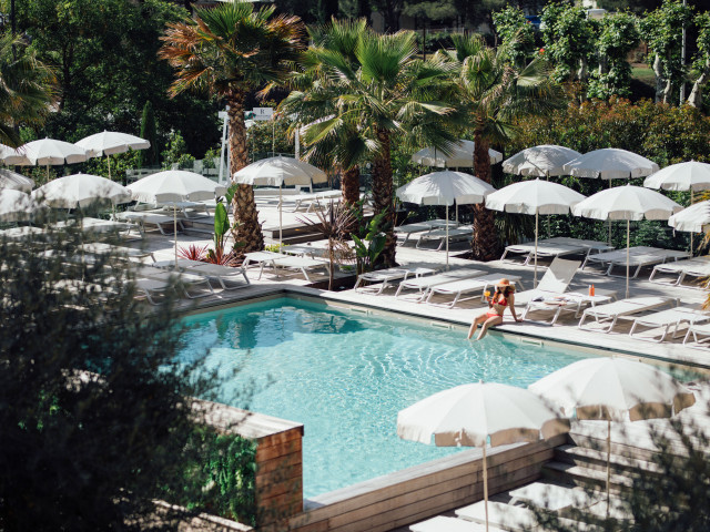 Le Palm's Pool club- Hôtel Renaissance - Restaurant Aix en Provence Palm's Pool Club - Hôtel Renaissance