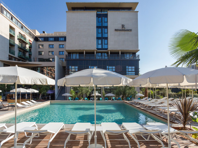 Le Palm's Pool club- Hôtel Renaissance - Restaurant Aix en Provence Palm's Pool Club - Hôtel Renaissance